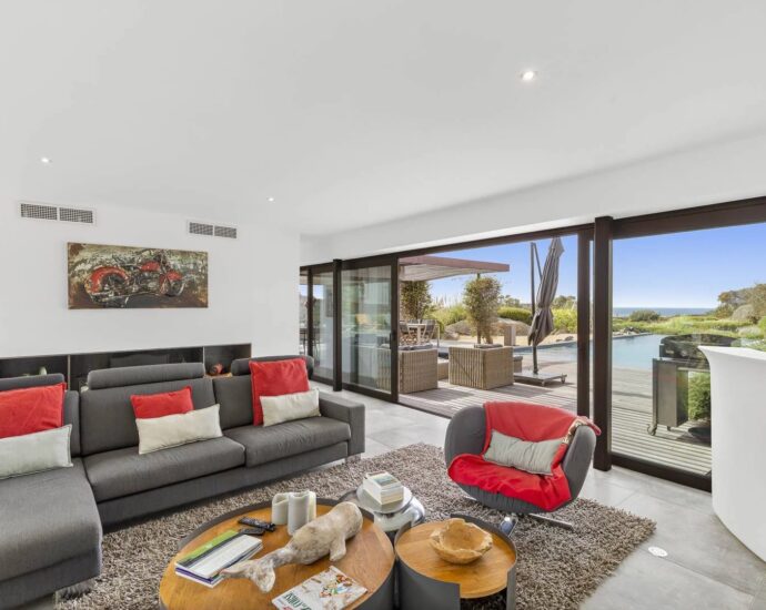 Exclusive, Pianottoli-Caldarello,  Architect-Designed Villa, 5 Bedrooms, Infinity Pool, Sea View , Near Chevano Beach