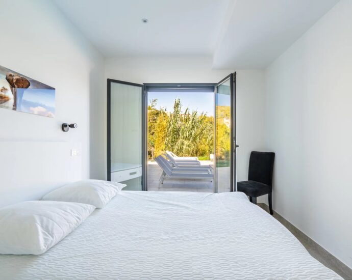 Calvi, Villa 6 chambres, Piscine, Vue mer panoramique, proche plage