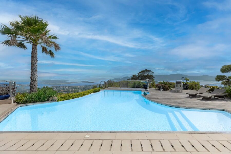 Porto-Vecchio, 6 Bedrooms, Swimming pool, Panoramic sea view, Close to the beach