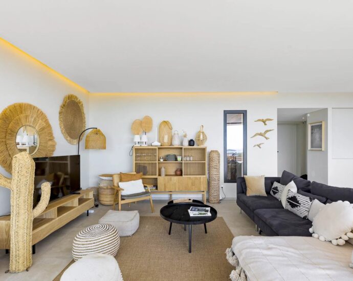 Lecci – Villa T6,  garage, piscine, avec vue mer panoramique