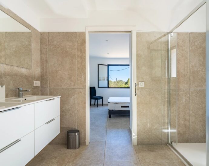 Calvi, Villa 6 chambres, Piscine, Vue mer panoramique, proche plage