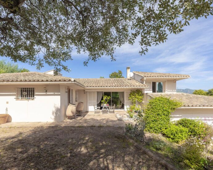 Porto-Vecchio, Domaine de Marina di Fiori,  Villa 4 chambres, piscine, proche plage, vue dégagée