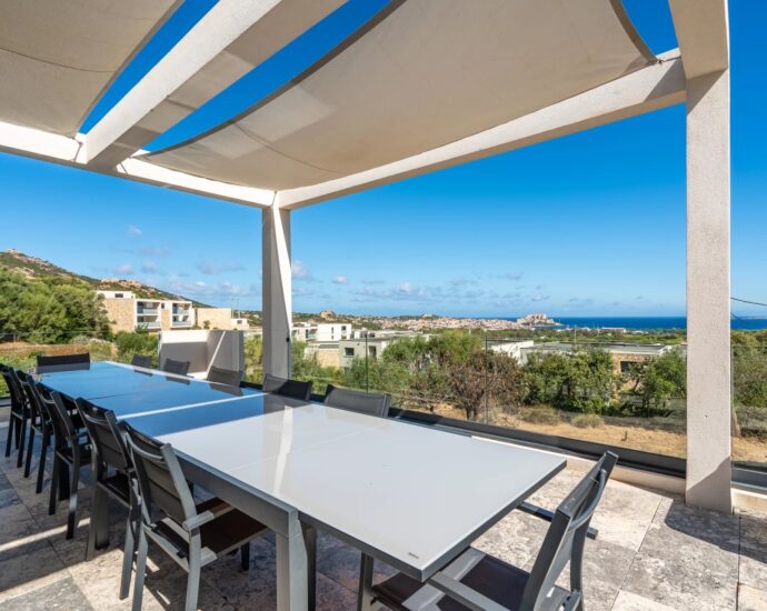 Calvi, Villa 6 chambres, Piscine, Vue mer panoramique, proche plage