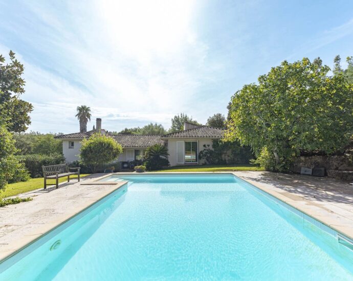 Porto-Vecchio, Domaine de Marina di Fiori, 5-bedroom villa, swimming pool, near the beach, open views