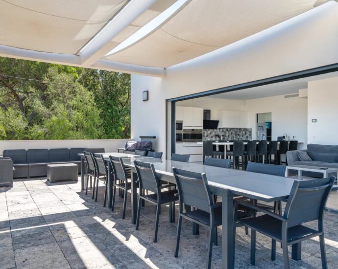 Calvi, Villa 6 chambres, Piscine, Vue mer panoramique, proche plage