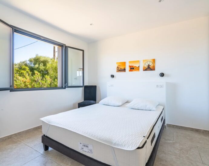 Calvi, Villa 6 chambres, Piscine, Vue mer panoramique, proche plage