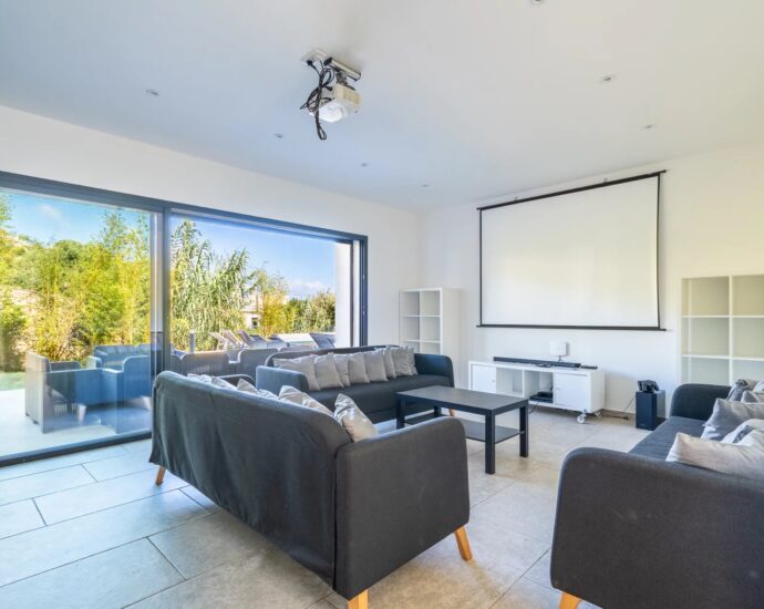 Calvi, Villa 6 chambres, Piscine, Vue mer panoramique, proche plage