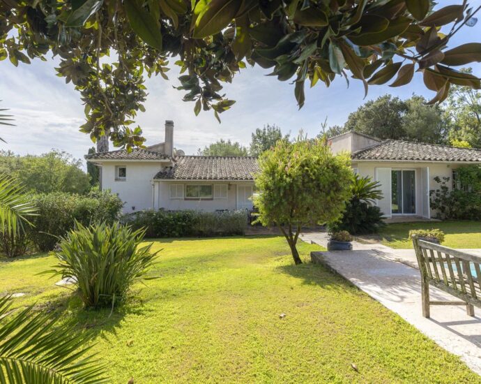 Porto-Vecchio, Domaine de Marina di Fiori,  Villa 4 chambres, piscine, proche plage, vue dégagée