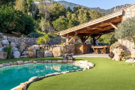 Exclusive, Conca, Bergerie-style Villa, 4 bedrooms, guest house, pool, mountain view