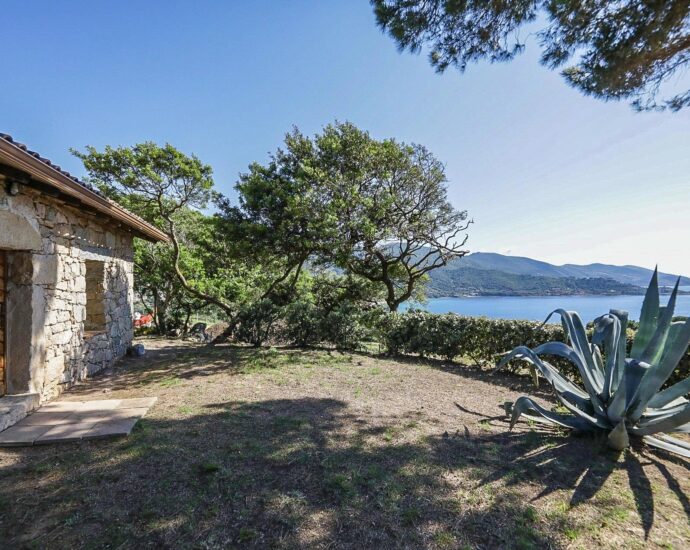 Exclusive, North of Ajaccio, Tiuccia, Calcatoggio,  stone-built villa, 5 bedrooms, pool, gym, sea view, walking distance to the beach