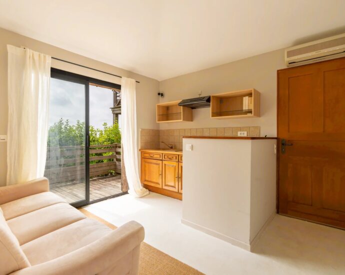 Porto-Vecchio, 3 villas, 7 bedrooms, swimming pool, sea and mountain views, near beach