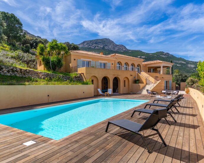 Calvi, villa, 5 bedroom, panoramic sea view, heated pool, close to beaches