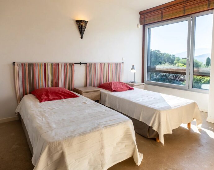 Pinarello, Villa 5 chambres, piscine, vue mer et montagnes