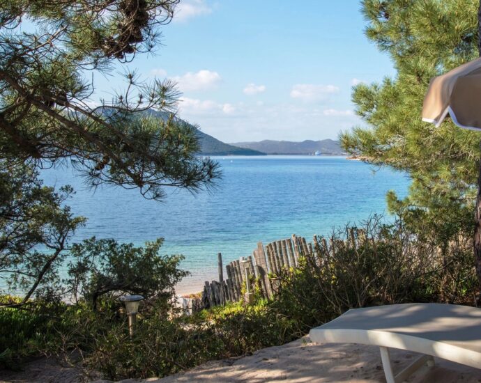 Porto-Vecchio, Cala Rossa, Domaine privé, pied dans l&rsquo;eau, 2 chambres, vue mer