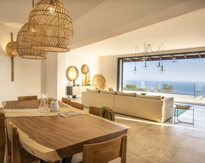 L&rsquo;Île Rousse, Occiglioni, villa d&rsquo;architecte, 6 chambres, piscine, vue panoramique mer, poche plage