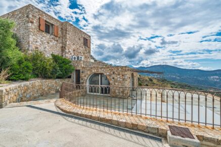 Pigna, Sant Antonino, Shepherd-style villa, 3 bedrooms, panoramic sea and mountain views