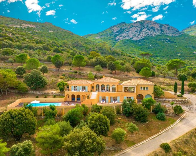 Calvi, villa, 5 bedroom, panoramic sea view, heated pool, close to beaches