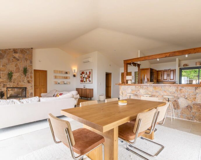 Porto-Vecchio, 3 villas, 7 bedrooms, swimming pool, sea and mountain views, near beach