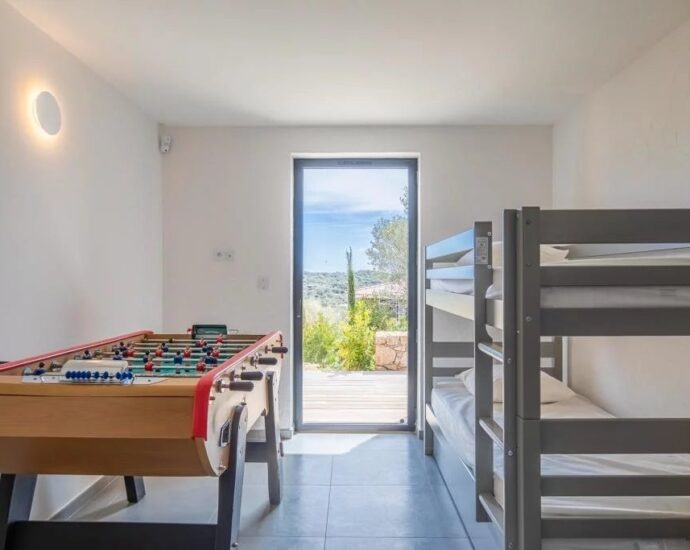 Pianottoli-Caldarello, Villa 6 chambres, piscine, vue mer, proche plage