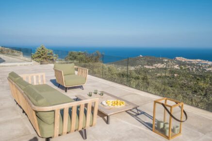 L&rsquo;Île Rousse, Occiglioni, villa d&rsquo;architecte, 6 chambres, piscine, vue panoramique mer, poche plage