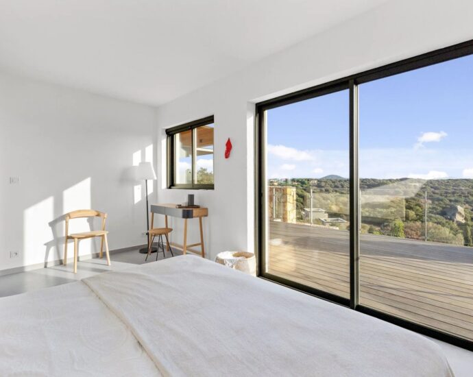 Pianottoli-Caldarello, Villa 6 chambres, piscine, vue mer, proche plage