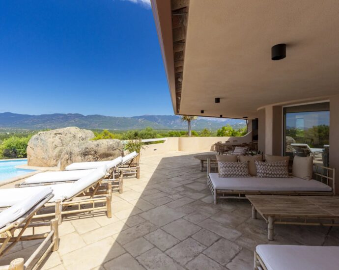 Porto-Vecchio, Domaine de Cala Rossa, villa 5 chambres, piscine et plage à pied