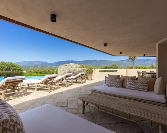 Porto-Vecchio, Domaine de Cala Rossa, villa 5 chambres, piscine et plage à pied