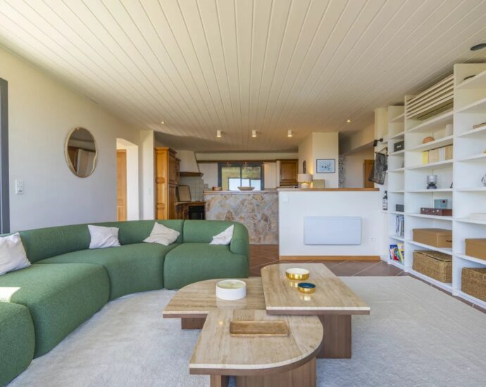 Porto-Vecchio, 3 villas, 7 bedrooms, swimming pool, sea and mountain views, near beach