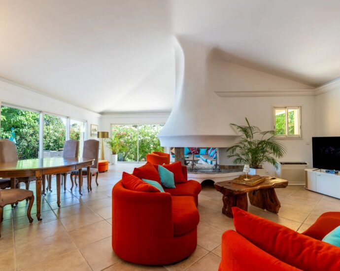 Favone, Villa pied dans l&rsquo;eau, 5 chambres, piscine, vue mer panoramique, plage à pied