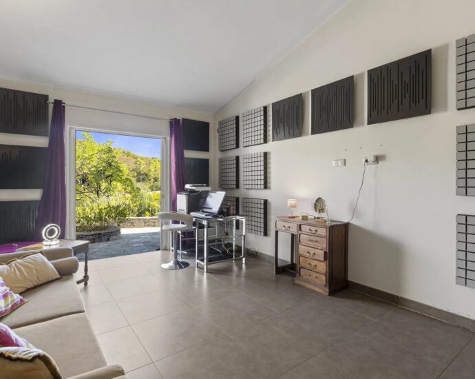 Favone, villa plage à pied, vue mer et montagnes, 4 chambres, piscine à débordement et chauffée