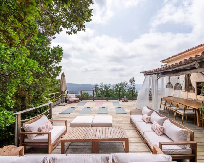 Porto-Vecchio, 3 villas, 7 bedrooms, swimming pool, sea and mountain views, near beach