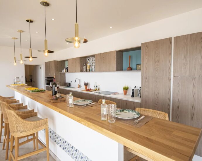 L&rsquo;Île Rousse, Occiglioni, villa d&rsquo;architecte, 6 chambres, piscine, vue panoramique mer, poche plage