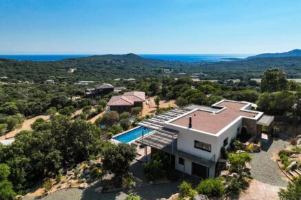 Pianottoli-Caldarello, Villa 6 chambres, piscine, vue mer, proche plage