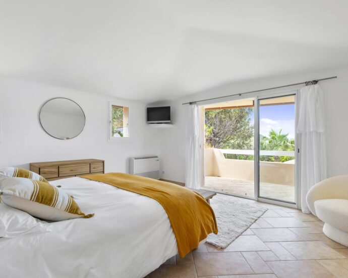 Porto-Vecchio, Domaine de Cala Rossa, villa 5 chambres, piscine et plage à pied