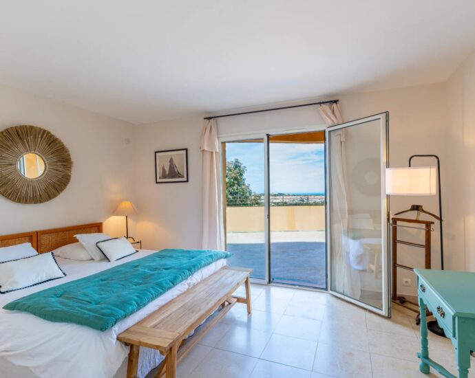 Calvi, villa, 5 bedroom, panoramic sea view, heated pool, close to beaches