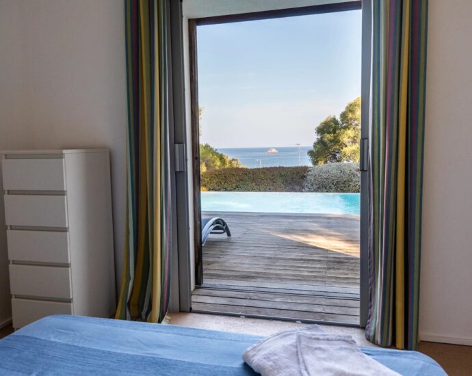 Pinarello, Villa 5 chambres, piscine, vue mer et montagnes