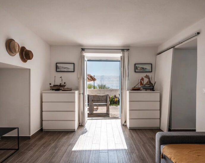 Lavasina, Appartement pied dans l’eau, terrasse, vue mer panoramique, plage à pied