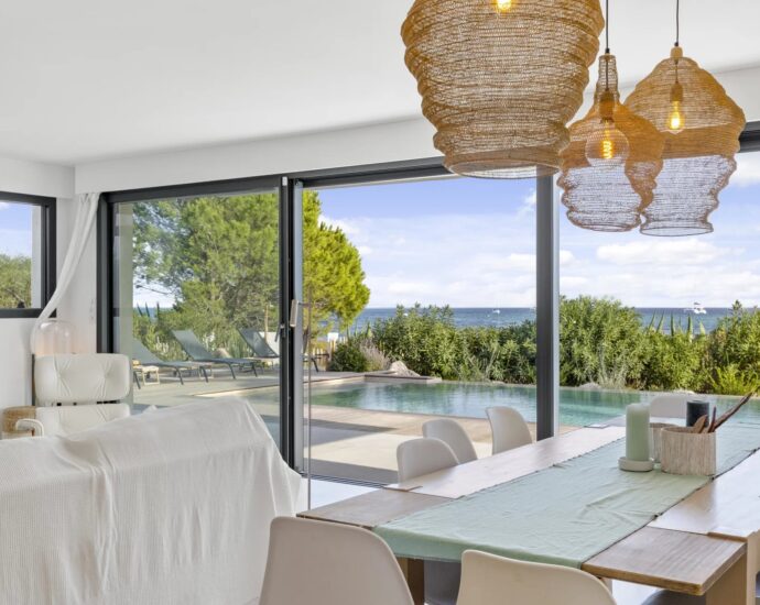 Saint-Cyprien, villa 5 chambres, piscine, pied dans l&rsquo;eau