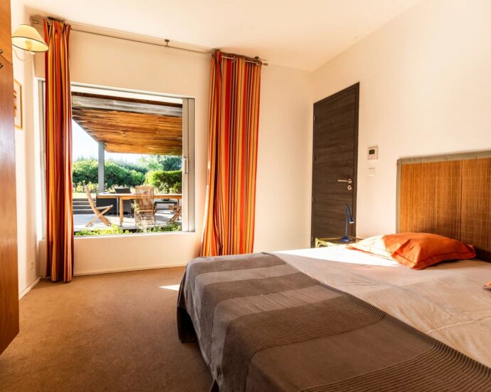 Pinarello, Villa 5 chambres, piscine, vue mer et montagnes