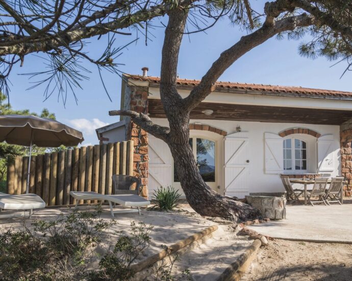 Porto-Vecchio, Cala Rossa, Domaine privé, pied dans l&rsquo;eau, 2 chambres, vue mer