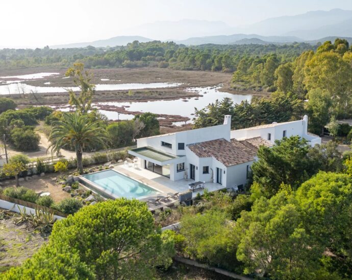Saint-Cyprien, villa 5 chambres, piscine, pied dans l&rsquo;eau