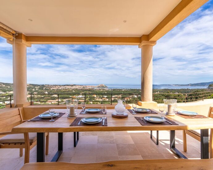 Calvi, villa, 5 bedroom, panoramic sea view, heated pool, close to beaches