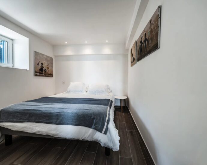 Lavasina, Appartement pied dans l’eau, terrasse, vue mer panoramique, plage à pied