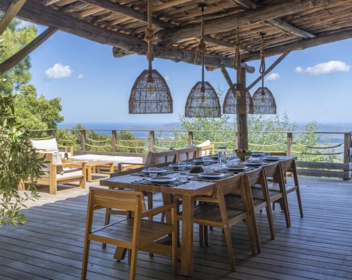 Porto-Vecchio, 3 villas, 7 bedrooms, swimming pool, sea and mountain views, near beach