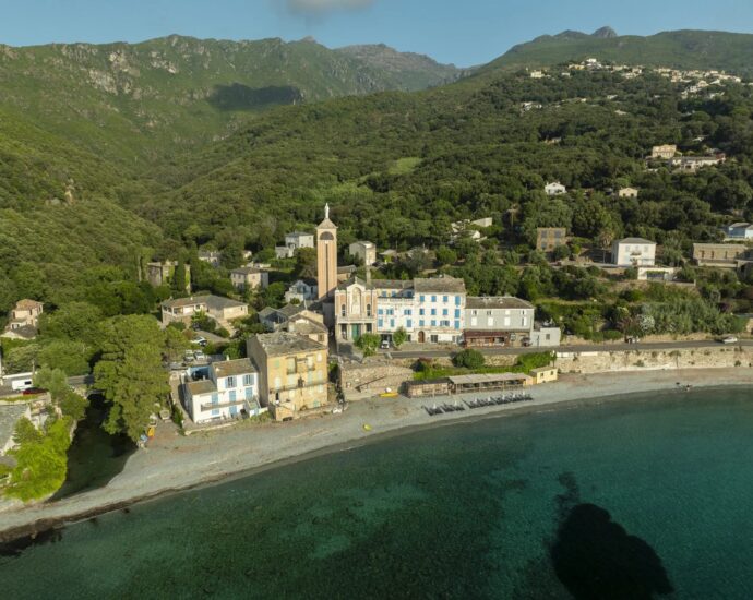 Lavasina, Appartement pied dans l’eau, terrasse, vue mer panoramique, plage à pied