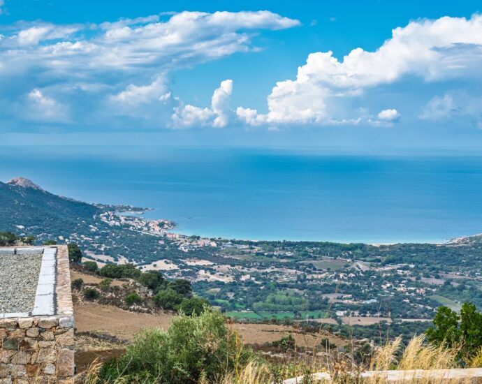 exclusivité, Pigna, Sant Antonino, Villa type bergerie, 3 chambres, Vue panoramique mer et montagnes