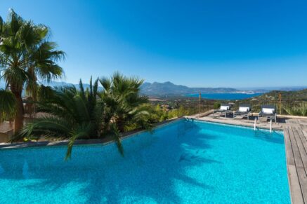 Lumio, 6-bedroom villa, panoramic sea view, swimming pool, close to beaches.