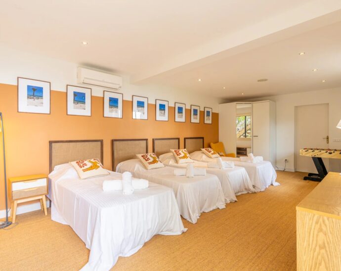 Porto-Vecchio, 3 villas, 7 bedrooms, swimming pool, sea and mountain views, near beach