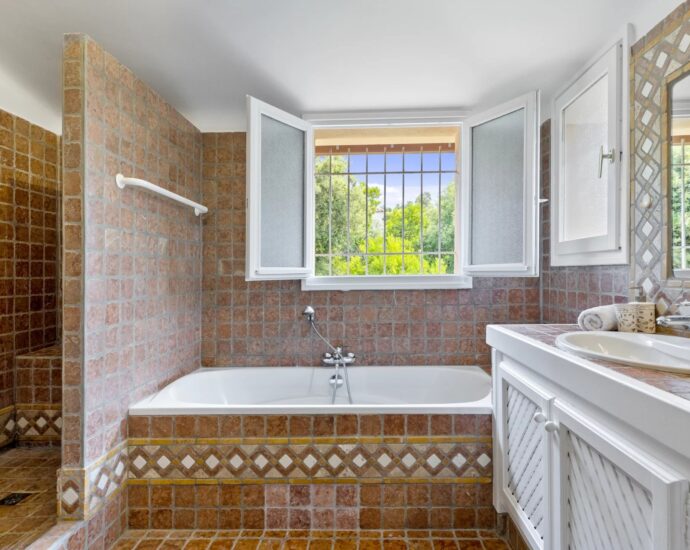 Porto-Vecchio, Domaine de Cala Rossa, villa 5 chambres, piscine et plage à pied