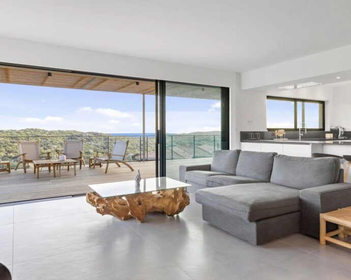 Pianottoli-Caldarello, Villa 6 chambres, piscine, vue mer, proche plage